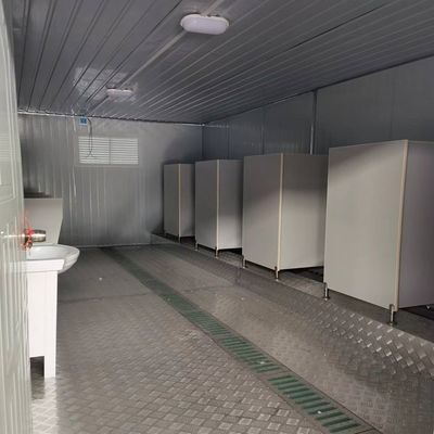 Fin de la liste 20 40 pieds prêt à l'emploi Portable moderne mobile miniature préfabriqué conteneur pliable Toilette avec accessoires Sac à ordures