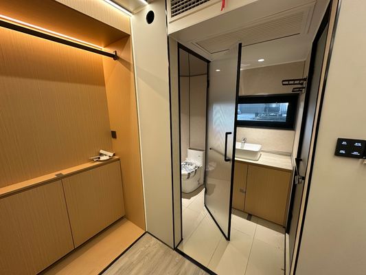Mur en acier de style moderne Luxe Capsule spatiale Hôtel commercial Maison spatiale avec mur en plaque d'aluminium personnalisé