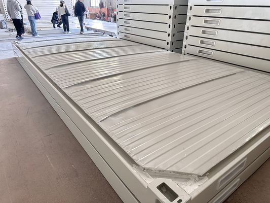 Maison de conteneurs préfabriquée de plusieurs tailles avec salle de bains et cuisine en panneau sandwich
