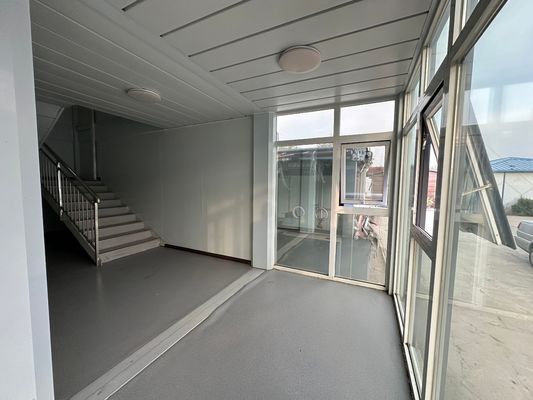 Maison de conteneurs de logement mobile de couleur personnalisée La plus populaire Installation rapide Modularized Flat Pack 20ft 40ft