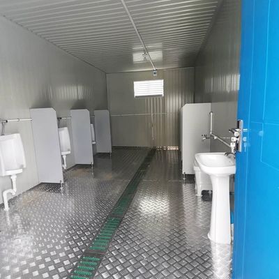 Panneau sandwich cadre en acier toilettes publiques mobiles préfabriquées pour camping toilettes portables pour performance