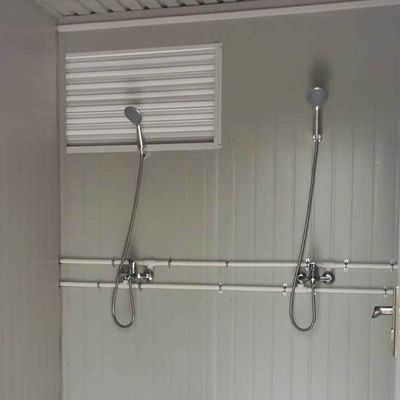 Électricité locale standard et 70% de gain de temps Container Toilette Toilette portable avec des caractéristiques pratiques