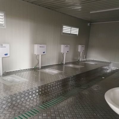 20FT/40FT personnalisé Skid Portaloo Toilette mobile portable extérieure Toilette préfabriquée pour la promotion du centre commercial