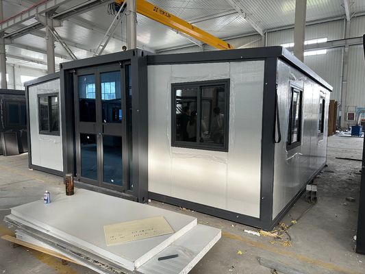 Container de 20 40 pieds avec panneau de sandwich extensible Confortable avec 1 à 3 chambres personnalisées 15-25 ans