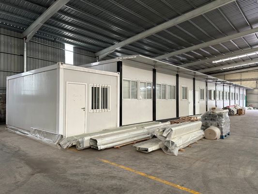 Maison de conteneurs de 20 pieds Container fabriqué Maison minuscule Container à paquet plat pour salle portable à l'extérieur