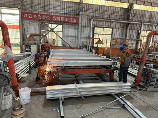 40'HC résistant à la pourriture Économie d'énergie à faible teneur en carbone Modulaire mobile préfabriqué personnalisé cadre en acier plat Container maison pour bureau