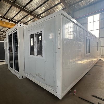Maison de conteneurs portable à cadre d'acier pour un design contemporain prête à bouger en 20 pieds 30 pieds 40 pieds