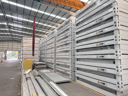 Génération 20 40 pieds de luxe modulaire préfabriqué à prix économique cadre en acier maison de conteneurs à paquet plat pour les marchés nationaux