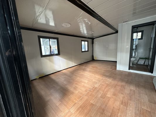 Maison de conteneurs miniature préfabriquée élargie maison pliante 20ft 40ft couleur personnalisée