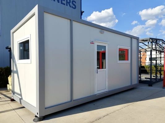 Couleur personnalisée Assemblage facile Conteneur de stockage plat multi-fonctionnel résistant aux ouragans Container modulaire préfabriqué
