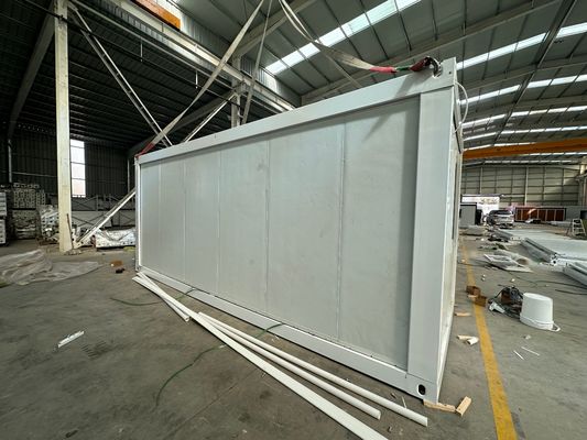 Panneau sandwich à faible entretien 20 40 pieds imperméable modulaire préfabriqué cadre en acier pliable maison de conteneur pour atelier