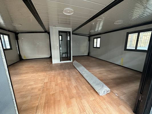 Maison de conteneurs évolutifs avec salle de bain et cuisine Luxueux 20 pieds 40 pieds Facile à installer Construction modulaire préfabriquée étanche au vent