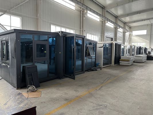 Container de maison préfabriquée expandable multifonctionnelle de 20 pieds pour une installation facile et étanche au vent