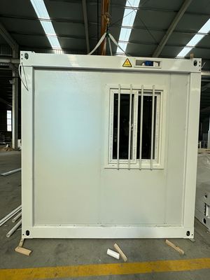 Installation rapide maison de conteneur pliable en zigzag préfabriquée multi- 20/40 pieds pliable portable modulaire avec couleur personnalisée