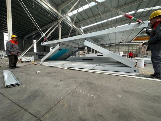 Résistant à l'eau sur le toit durable mobile pliable maison de conteneurs préfabriquée pour une installation rapide maisons de logement immeubles de bureaux