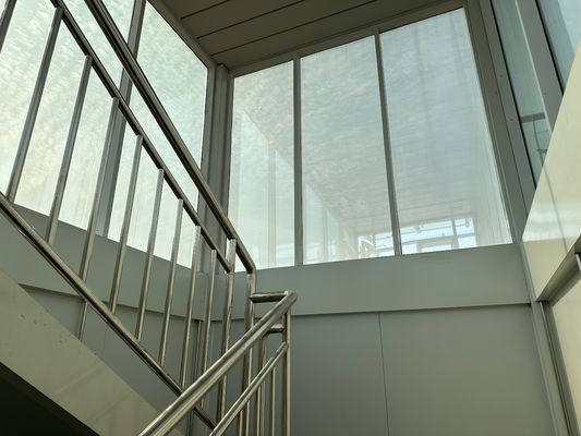 Porte de sécurité Chambre préfabriquée Maison de conteneurs à paquet plat avec style de design scandinave et maison modulaire en acier