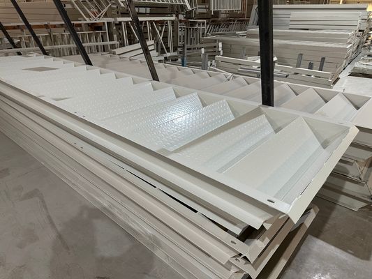 Porte de sécurité Maison préfabriquée de style design côtier Maison de conteneurs à paquet plat pour la vie contemporaine