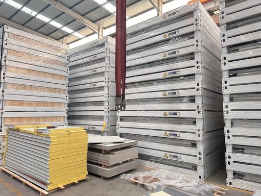 Design moderne 40ft 20ft Installation rapide Container maison Pack plat panneau sandwich maisons préfabriquées pour l' hébergement hôtelier