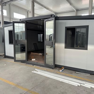 Une maison raisonnable de 40 pieds 20 pieds espace mobile extensible maison avec cadre en acier et isolation thermique conception contemporaine