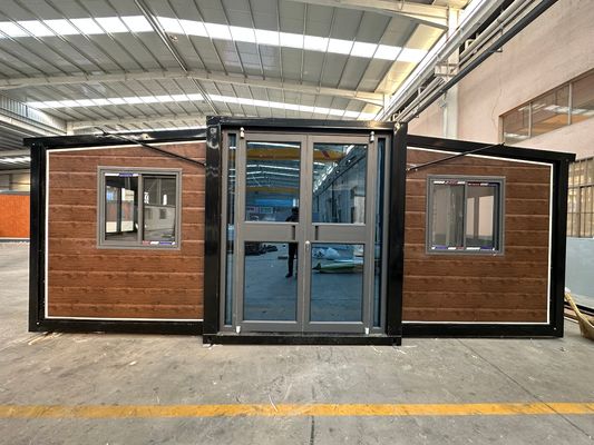 Maison préfabriquée maison de conteneurs maison préfabriquée extensible avec 15-30 ans de vie en acier panneau sandwich