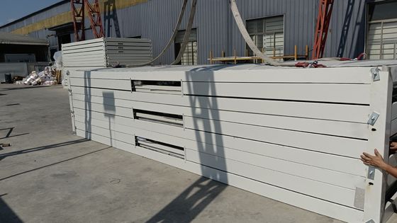 Panneau sandwich en acier multi-fonction isolé maison de conteneurs pliable préfabriqué maison de conteneurs pliants préfabriqués