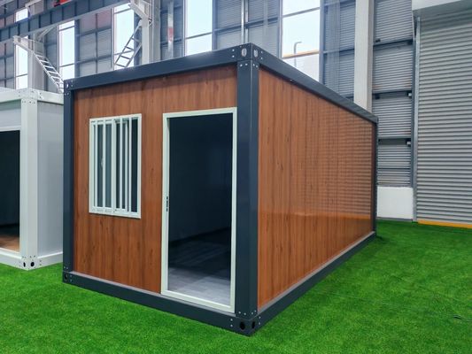 Porte de sécurité maison de conteneurs modulaire extérieure avec couleur personnalisée et toit haut étanche à l'eau