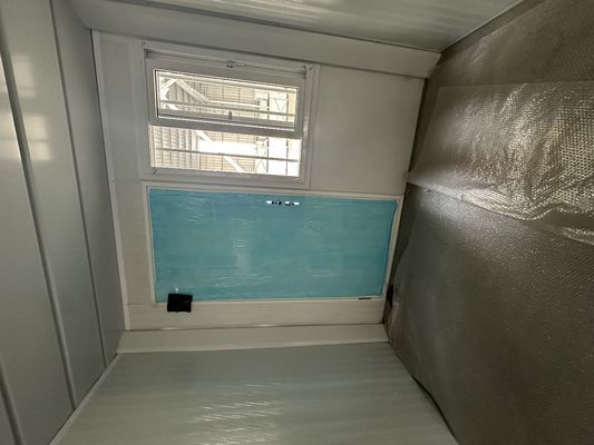 Maison de conteneur pliable en aluminium avec avantage d'installation rapide et modulaire