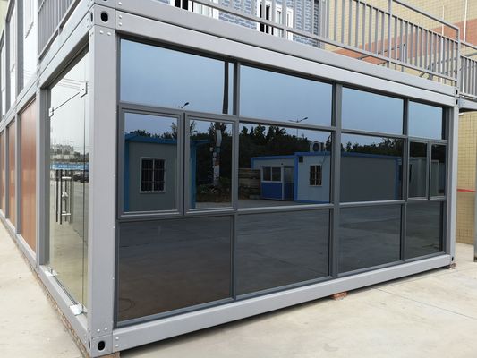 Maison en conteneur détachable blanc de style moderne avec porte de sécurité