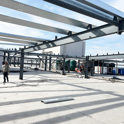 Immeubles d'entrepôt de métaux d'usines industrielles conçus par un ingénieur professionnel pour la structure en acier