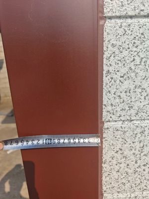 Faible teneur en carbone maison de volaille préfabriquée panneau sandwich 20ft maisons acier maison préfabriquée fenêtre en aluminium