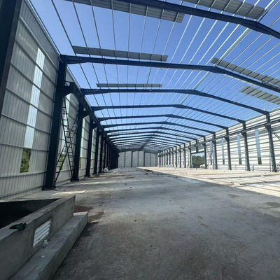 Facile à installer entrepôt métallique de structure préfabriquée en acier avec acier léger Q345 Q235 service de cadre principal et de coupe