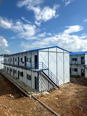 Maison en verre préfabriquée anti-corrosion dans un style de conception éclectique pour une installation facile