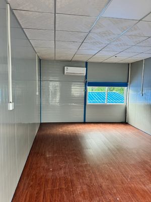 Maison préfabriquée en acier avec 50/75/100 mm de panneau sandwich ondulé