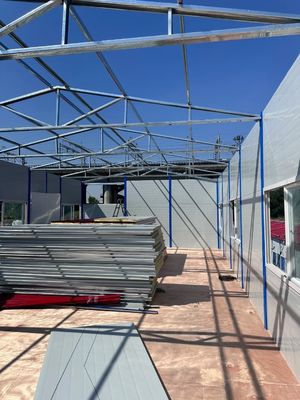 Maison résidentielle préfabriquée en aluminium avec fenêtre de style japonais et fonctionnalités d'économie d'énergie
