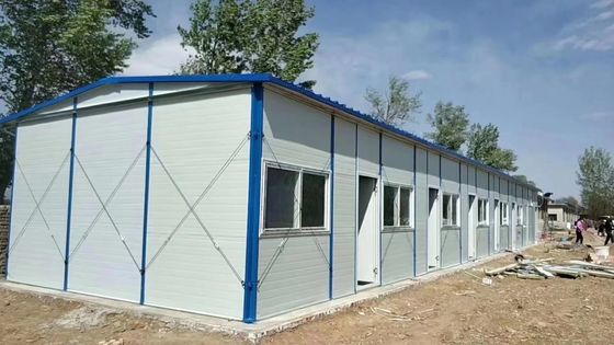 Serres Petite maison Maison mobile préfabriquée avec panneau sandwich ondulé 50/75/100 mm