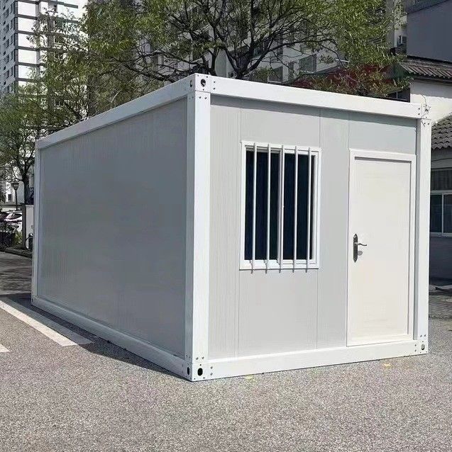 Facilité d'installation Avantage d'assemblage rapide Maison modulaire avec couleur personnalisée et cadre en acier ignifuge imperméable à l'eau