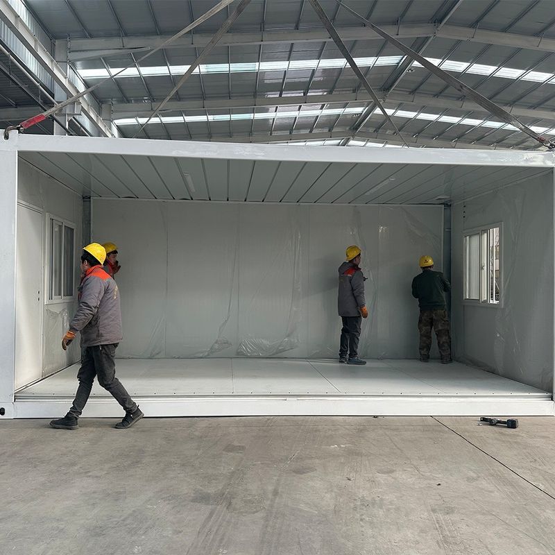 Édifice intelligent pliable maison de conteneurs préfabriqués facile à installer panneau sandwich abri amovible pour la commodité